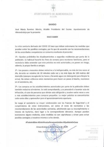 El alcalde dicta un bando con medidas más restrictivas en el paseo de perros y compras