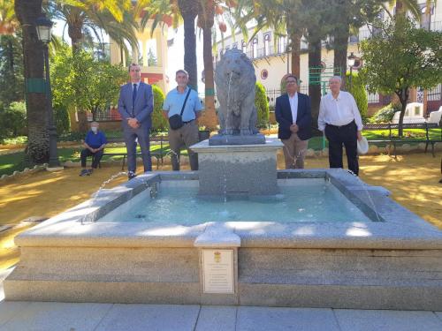 El alcalde inaugura la Fuente del León del Parque de la Piedad