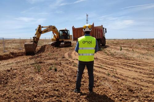 Endesa inicia la construcción de tres plantas fotovoltaicas entre Almendralejo y Mérida