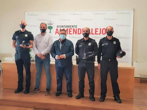 Tres agentes terminan su formación en la academia para poder acceder a dos plazas de oficiales y la de inspector jefe de la Policía Local